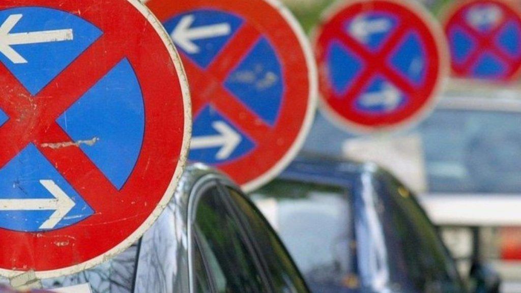 Angebliche Schweizer Polizistin fuhr Bauarbeiter gegen sein Hinterteil