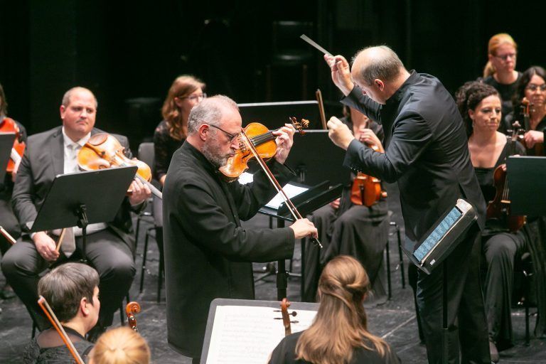 Bregenz am 29.9.2024 SOV Symphonieorchester Vorarlberg, Konzert im Festspielhaus, Violinkonzert mit Geiger Kolja Blacher