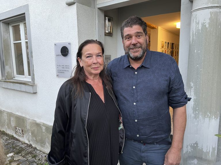 Sabine und Alt Bgm. Harald Köhlmeier kamen zur Vernissage