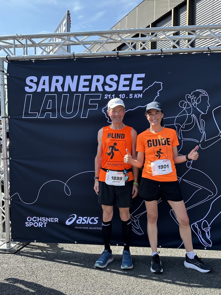 Im Dunkeln ins Ziel: Die inspirierende Reise eines blinden Marathonläufers