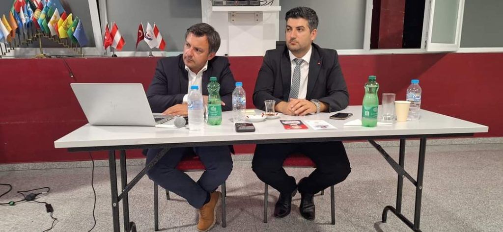 Hinter den Kulissen: Staudingers Besuch bei den Grauen Wölfen sorgt für Kritik