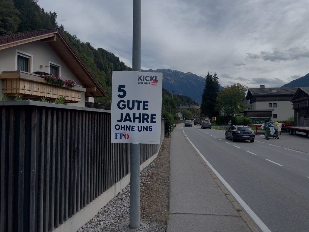 Der Plakatvandalismus-Virus greift um sich