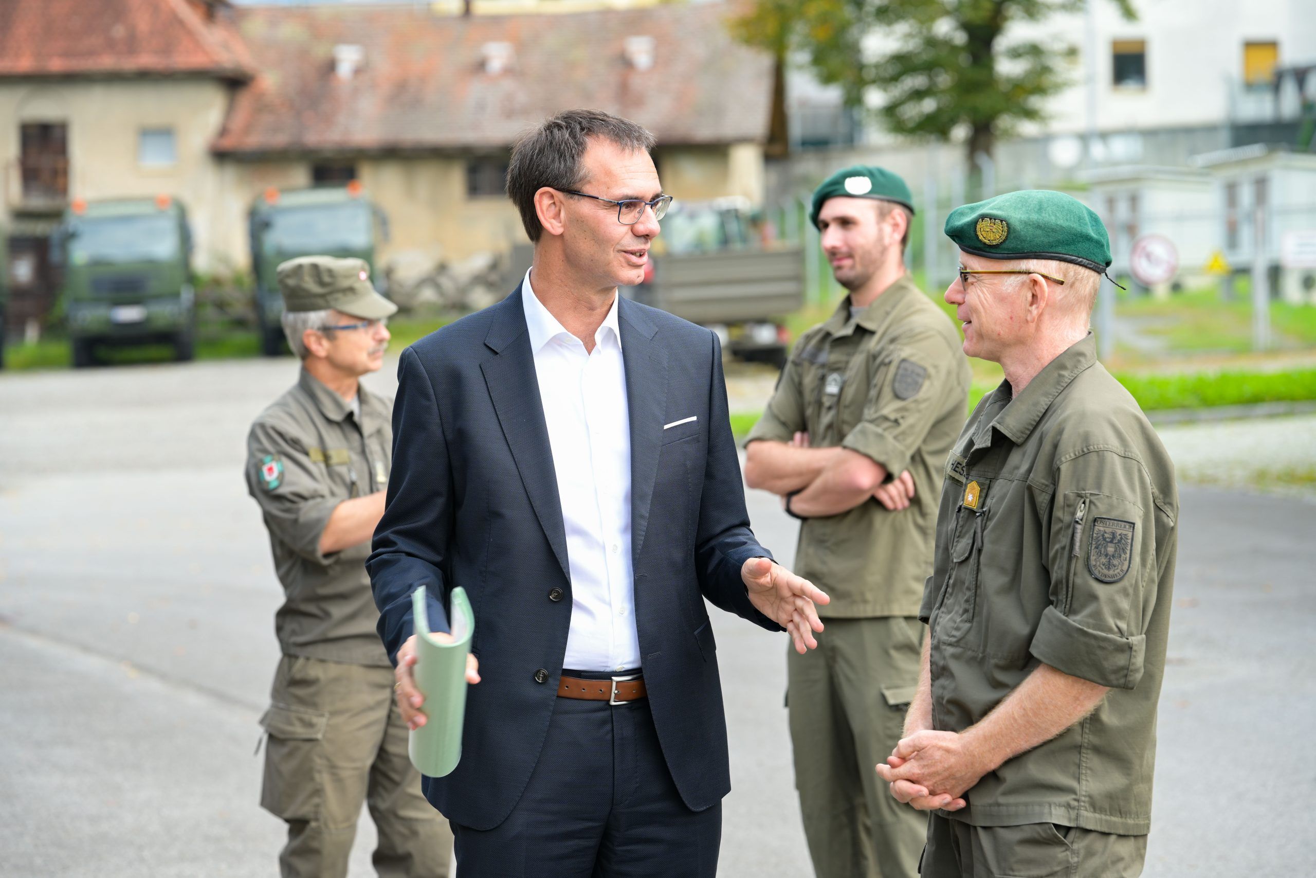 Geräte für militärische und zivile Einsätze