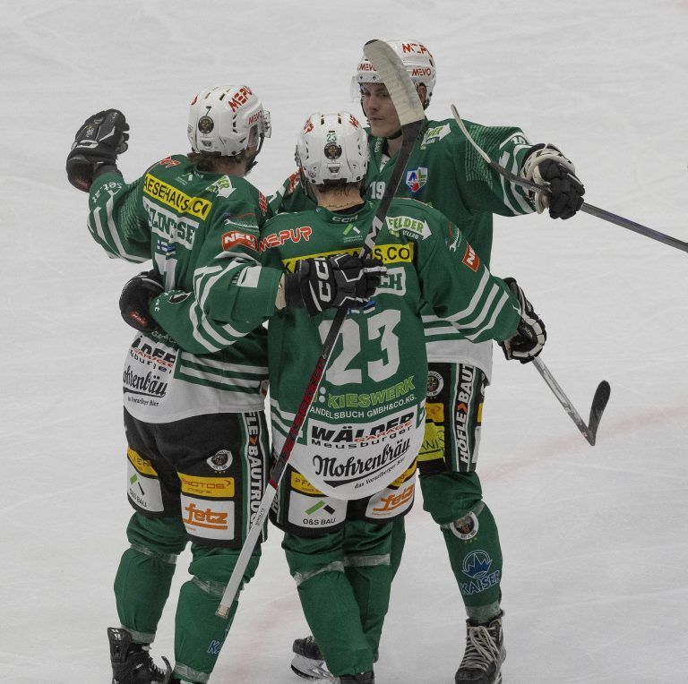 Eishockey Alps Hockey-League-Play-off-Spiels EC Bregenzerwald gegen Rittner Buam
