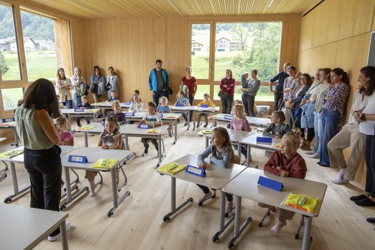 Schulstart wir dürfen die Zwillinge Clara und Greta und ihre Familie beim Schulstart begleiten