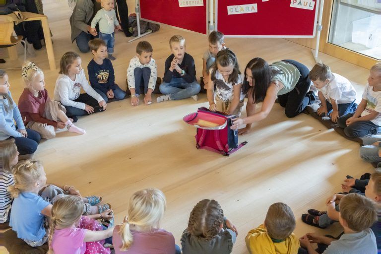 Schulstart wir dürfen die Zwillinge Clara und Greta und ihre Familie beim Schulstart begleiten