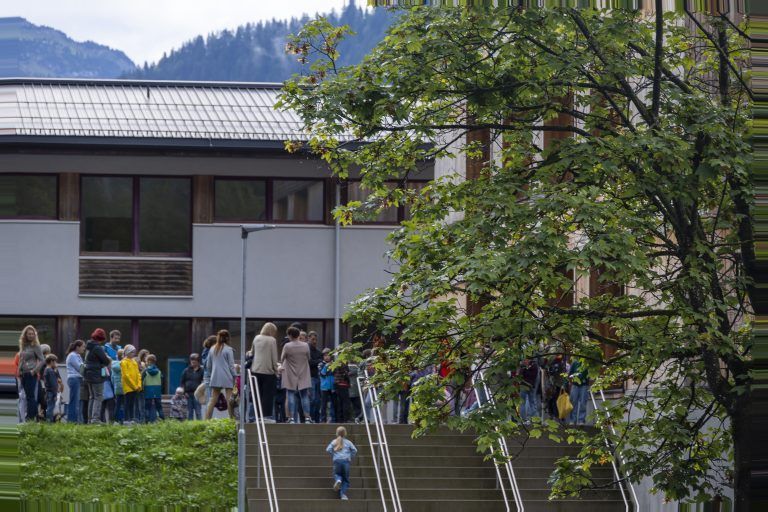 Schulstart wir dürfen die Zwillinge Clara und Greta und ihre Familie beim Schulstart begleiten