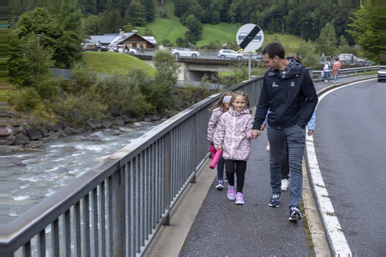 Schulstart wir dürfen die Zwillinge Clara und Greta und ihre Familie beim Schulstart begleiten
