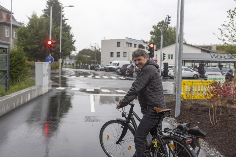 Verkehr Verkehrslösung Verkehrsinsel Übergang Radweg BGM Kurt Fischer