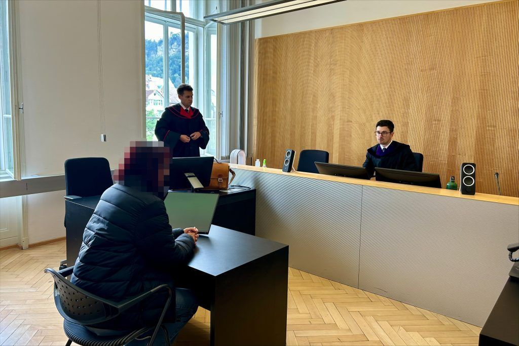 135 Euro für ein paar Flaschen Leergut? So zockte eine Kassiererin über 24.000 Euro ab