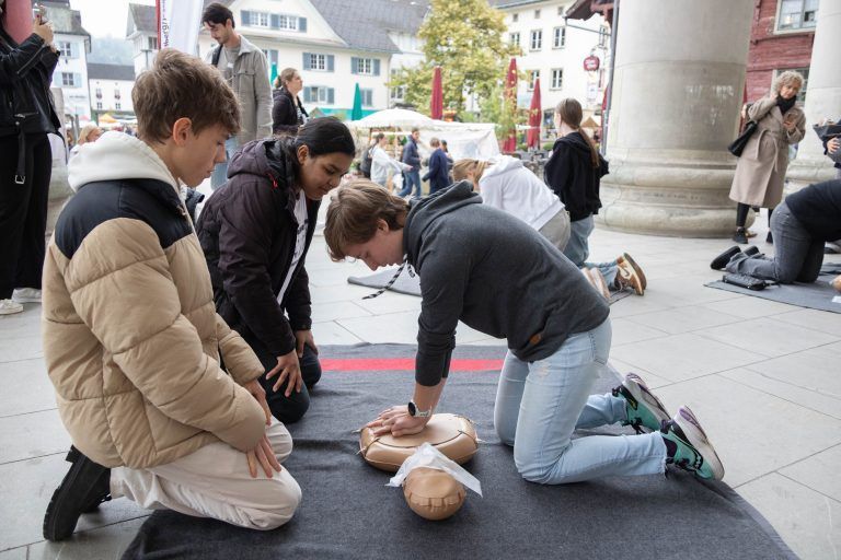 Dornbirn Marktplatz – Flashbo anlässlich des internationalen Tag der Reanimation. Henry Summit