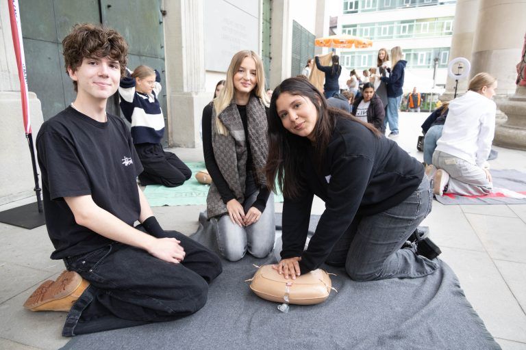 Dornbirn Marktplatz – Flashbo anlässlich des internationalen Tag der Reanimation. Henry Summit