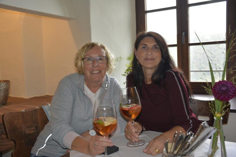 Beate Müller und Marion Gleissner - Pop-Up Heuriger auf Schloss Amberg