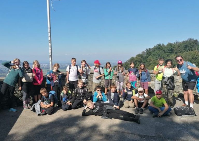 Die 1a der MS Baumgarten zeigt Solidarität. - Schlossberg-Challenge´24 - Schlossberg-Challenge´24