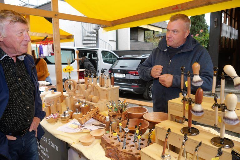 Thomas Sturn aus Feldkirch ließ das uralte Handwerk des Drechselns aufleben. - Hof- und Kartoffelfest bei Tschabruns - Hoffest, Tschabrun
