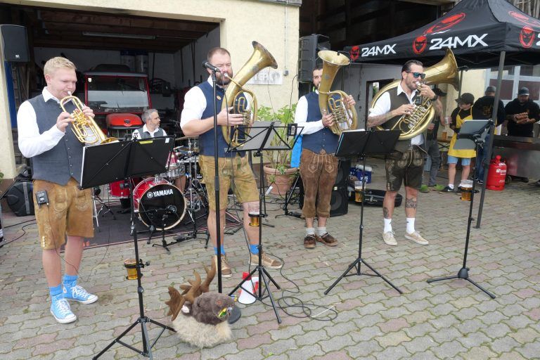 Die „Grenzwärtigen“ sorgten auf dem Hoffest für tolle Stimmung - Hof- und Kartoffelfest bei Tschabruns - Hoffest, Tschabrun