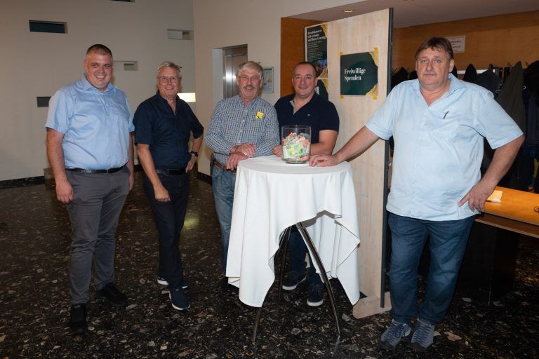 Bürgermeister Daniel Schuster, Bertram Frei (Technik), Günter Hammermann (Feuerwehr) Herbert Franz (Bauhof) und Martin Stark (Gebäudewart) - Benefizkonzert in Mäder für die Hochwasseropfer in Österreich