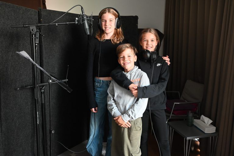 Für Veronikas Kinderlieder sangen nun auch ihre drei Enkel Valentina, Federica und Enrico mit. - Familienprojekt aus Dialektliebe - Familienprojekt aus Dialektliebe