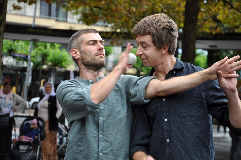 Alex Allison und Jonas Schiffauer zeigten große Körperbeherrschung. - Finale "Kultur am Bahnhof"