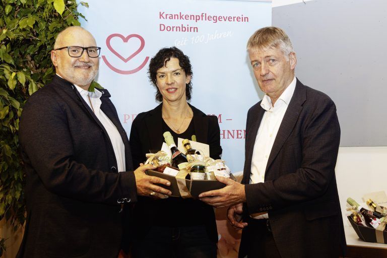 Auch Alexandra Mages gehörte zu den geehrten Pflegekräften. - Pflege und Personal im Fokus - Der Krankenpflegeverein Dornbirn lud zur 109. Generalversammlung.