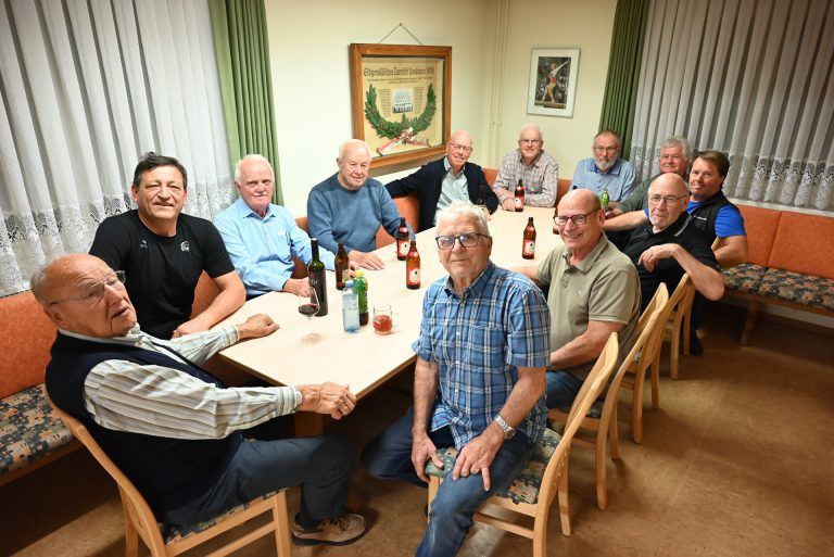 All jene, die nicht mehr spielen können, warten auf die Sportler im Stüble, um dort mit ihnen gemeinsam den Abend ausklingen zu lassen. - Ein Leben lang Sport gemacht - Ein Leben lang Sport gemacht