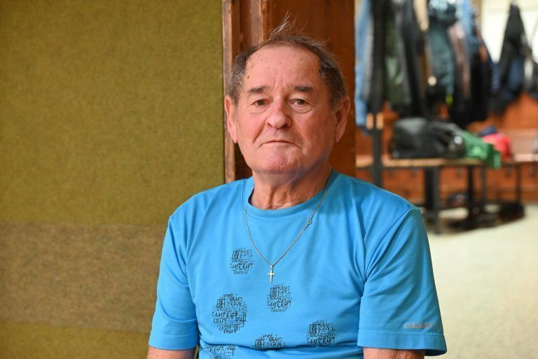 Oskar Hollenstein (80) betont, dass man regelmäßig Sport betreiben soll. Das tut der Gesundheit gut und hält fit. - Ein Leben lang Sport gemacht - Ein Leben lang Sport gemacht