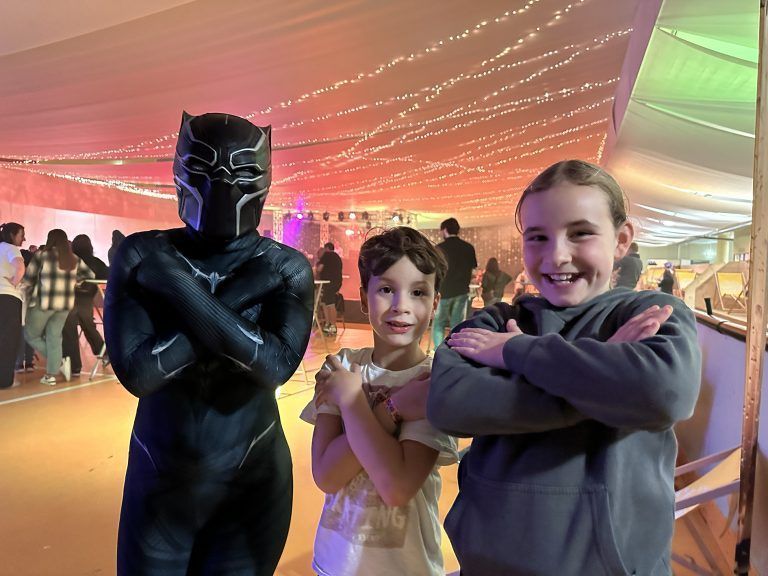 Auch für die kleinen Besucher gab es auf und neben der Tanzfläche allerhand zu erleben. - Eine Zeitreise für alle Generationen - Roller Disco Stadthalle