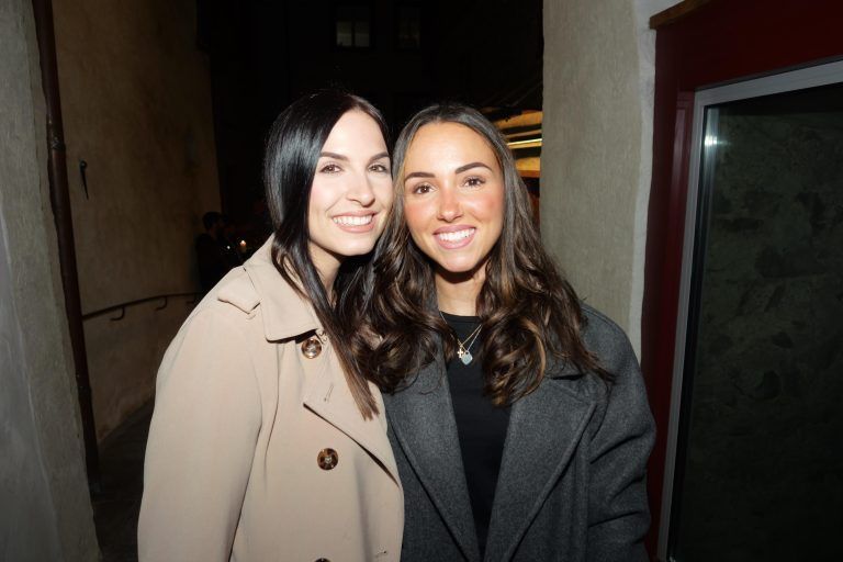 Sandra und Anna feierten mit den vielen Konzertgästen. - Der Rundklang machte die Innenstadt zur großen Live-Bühne. - Rundklang