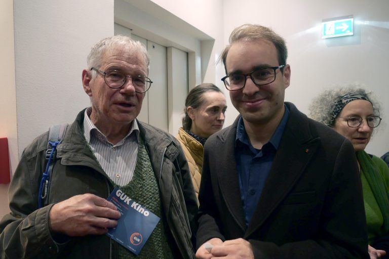 Karlheinz Zeiner und Clemens Rauch verfolgten den Film aufmerksam. - Filmvorführung "Der automobile Mensch" im GUK Feldkirch - Automobile Mensch, Statt Tunnel