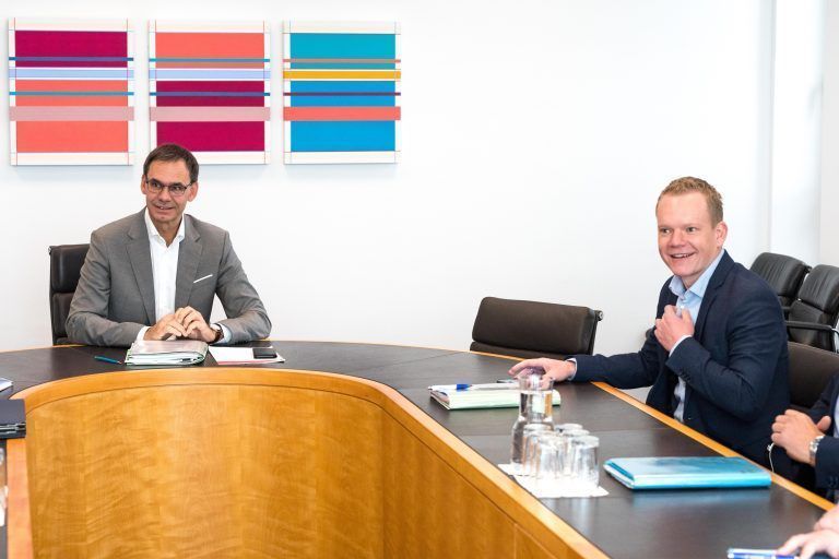 Schwarz-Blau in Sicht: ÖVP und FPÖ verhandeln ab Montag