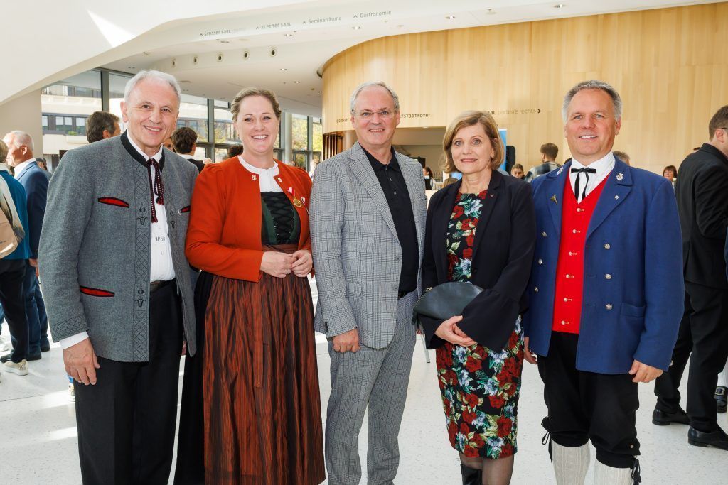 Ein Jahrhundert Blasmusiktradition würdig gefeiert