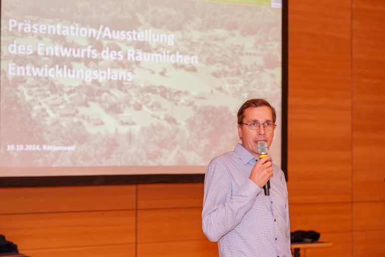 Präsentation und Ausstellung Regionaler Entwicklungsplang (REP) Vandans in der Rätikonhalle