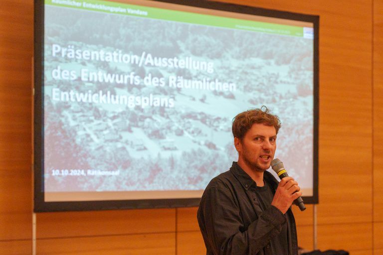Präsentation und Ausstellung Regionaler Entwicklungsplang (REP) Vandans in der Rätikonhalle