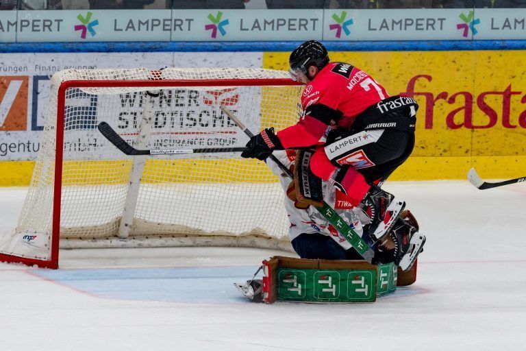 Kevin Macierzynski Eishockey Pioneers Vorarlberg – HC Innsbruck
