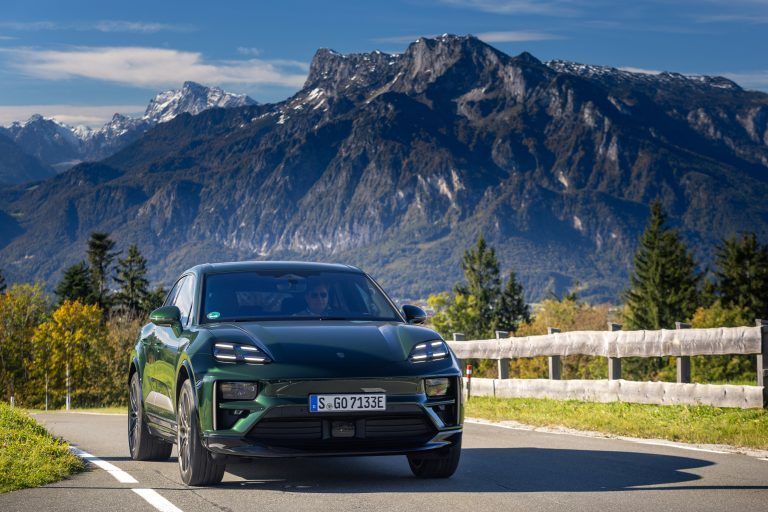 Porsche Panamera, Porsche Macan