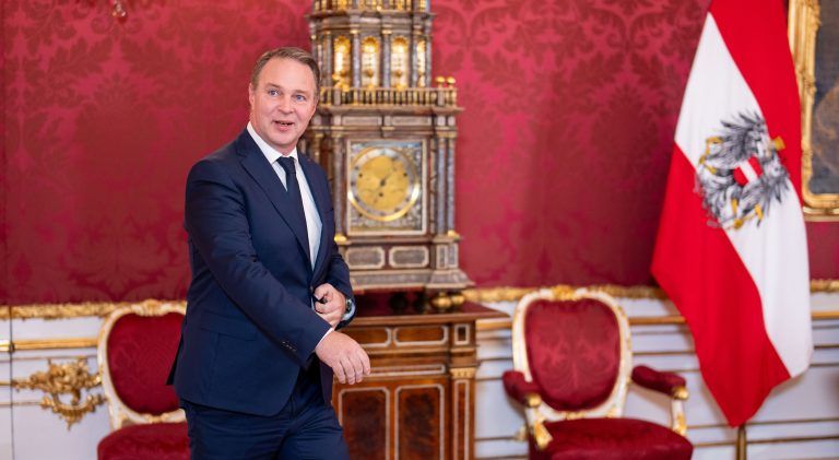 ABD0143_20241021 – WIEN –
STERREICH: SP
-Bundesparteivorsitzender Andreas Babler am Montag, 21. Oktober 2024, nach einem offiziellen Treffen mit dem Bundesprsidenten nach der NR-Wahl in der Prsidentschaftskanzlei in Wien. – FOTO: APA/GEORG HOCHMUTH