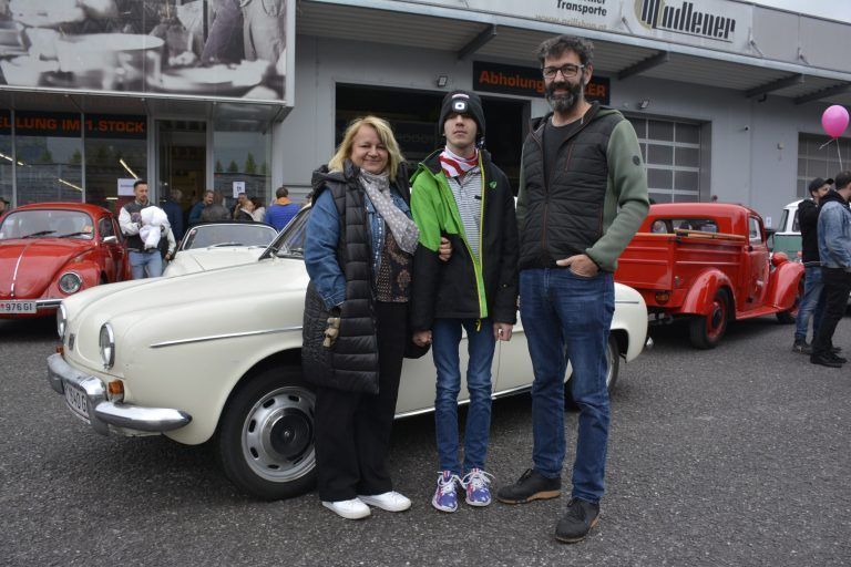 Familie Schreiber kam mit dem Renault Ondine - © hpschuler