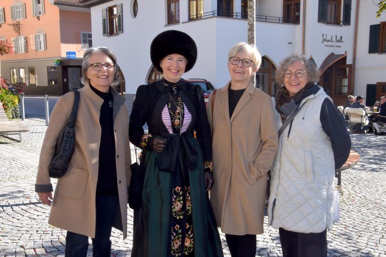 Erntedankfest der Pfarrgemeinde Schruns, Agape am Kirchplatz
