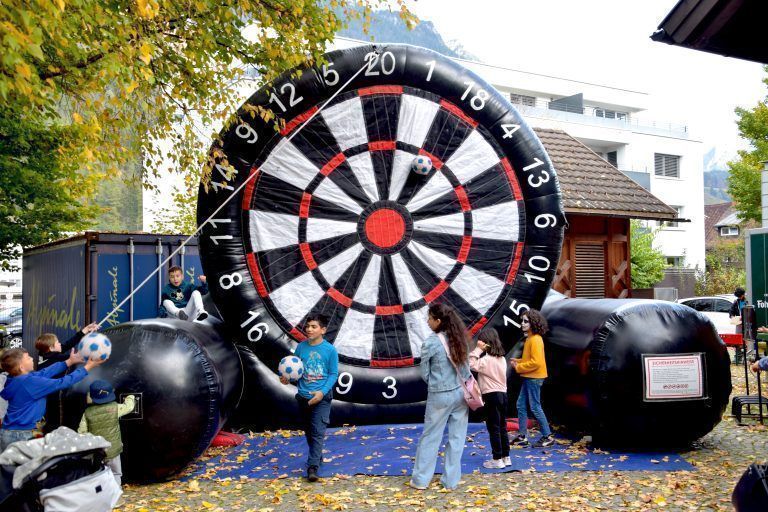 Markt der Kulturen, XXL-Fußballtorwand, Raiffeisenplatz