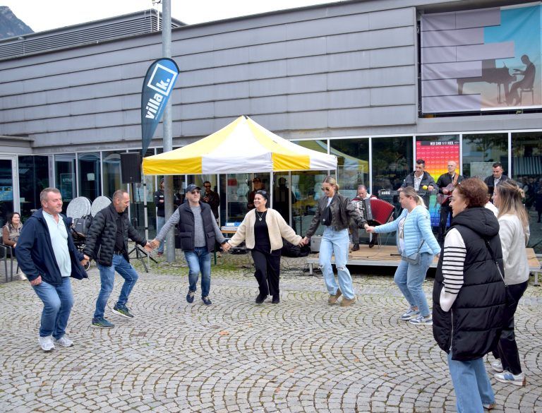 Markt der Kulturen, XXL-Fußballtorwand, Raiffeisenplatz