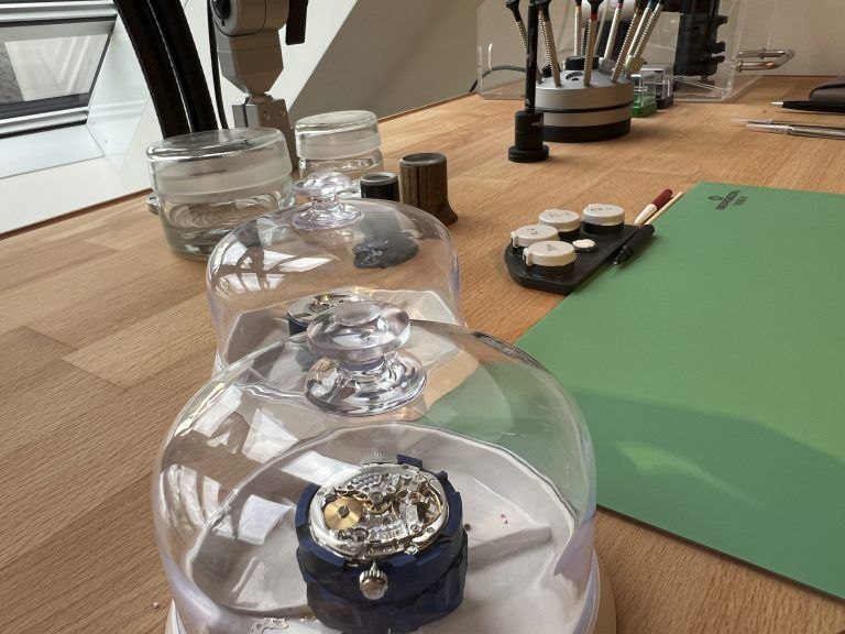 Der Service erfolgt in der hauseigenen Werkstatt