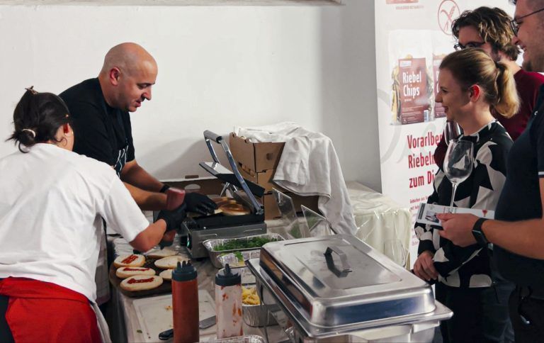 Ein weiteres Highlight waren die frisch zubereiteten Fleischburger