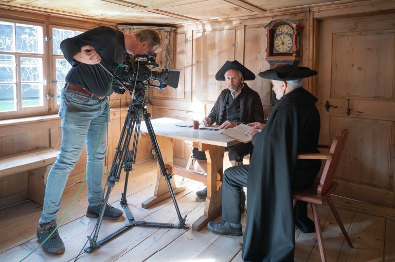 Film „1525 – Die Bauernrevolution – Ein Kampf für mehr Freiheit und Demokratie“; Museum Bezau; Drehtag; Regisseur Tone Bechter