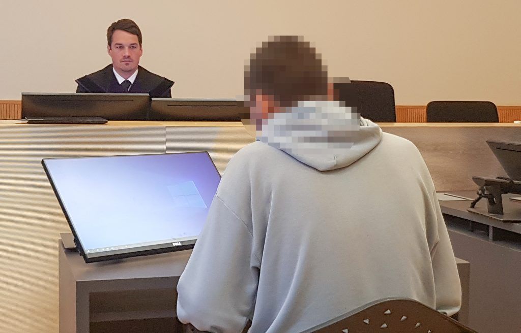 Schaffner mit Gipshand geschlagen