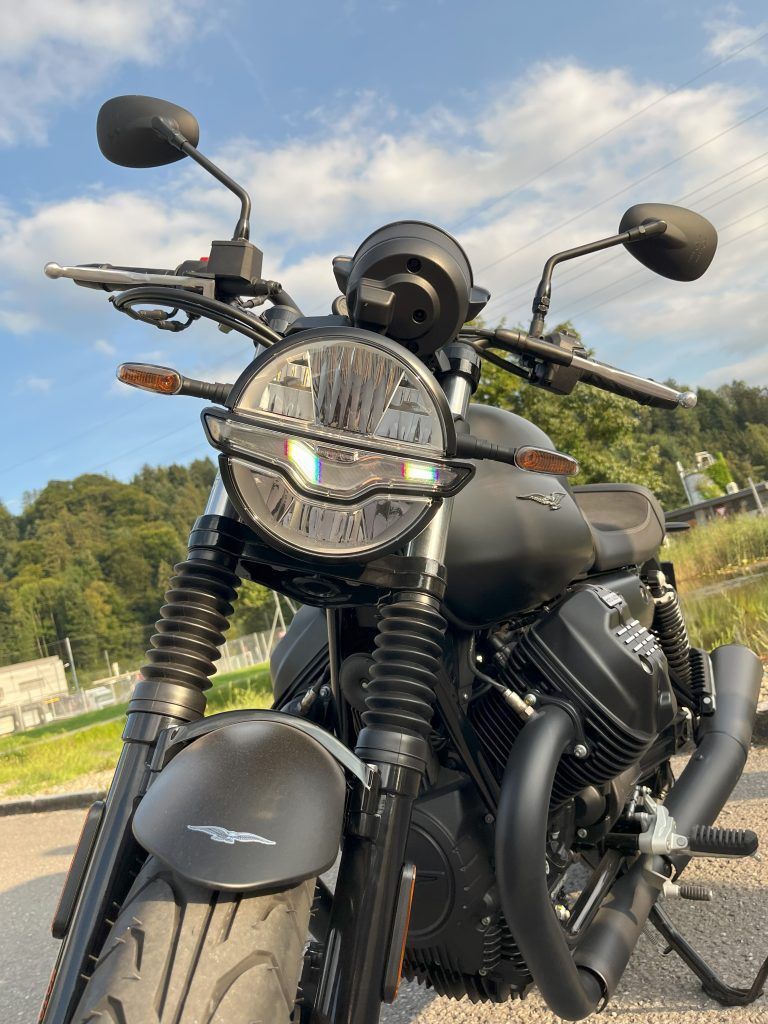 Motor Moto Guzzi V7 Stone
