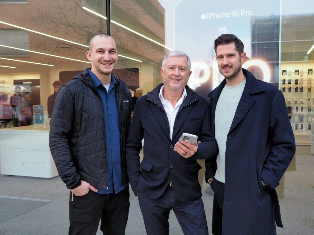 Eröffnung des neuen Apple Stores am Garnmarkt