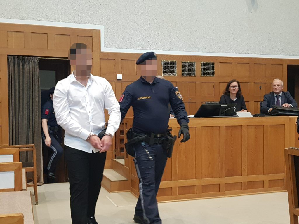 „Er stach aus heiterem Himmel mit der Machete auf mich ein“