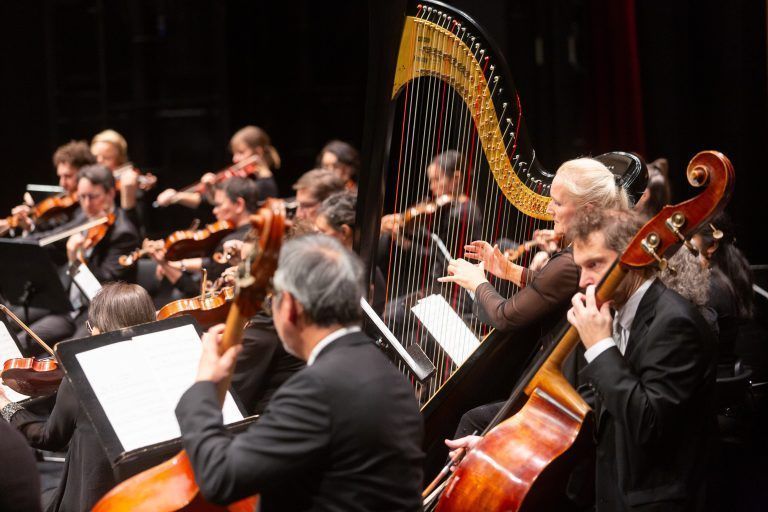 Bregenz am 20 2024 SOV Symphonieorchester Vorarlberg, Konzert 2,Gustav Mahler, Arnold Schoenberg Dirigent Gerard Korsten, Violocello Harriet Krijch