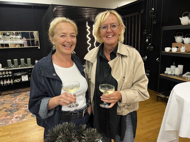 Spitzenköchin Karin _Frau_ Kaufmann und Annette Österle beim Intro