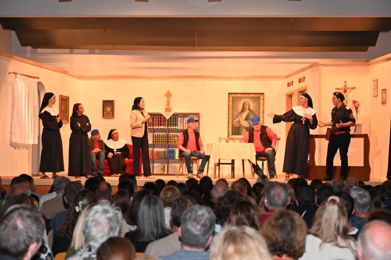 Theaterpremiere 2024